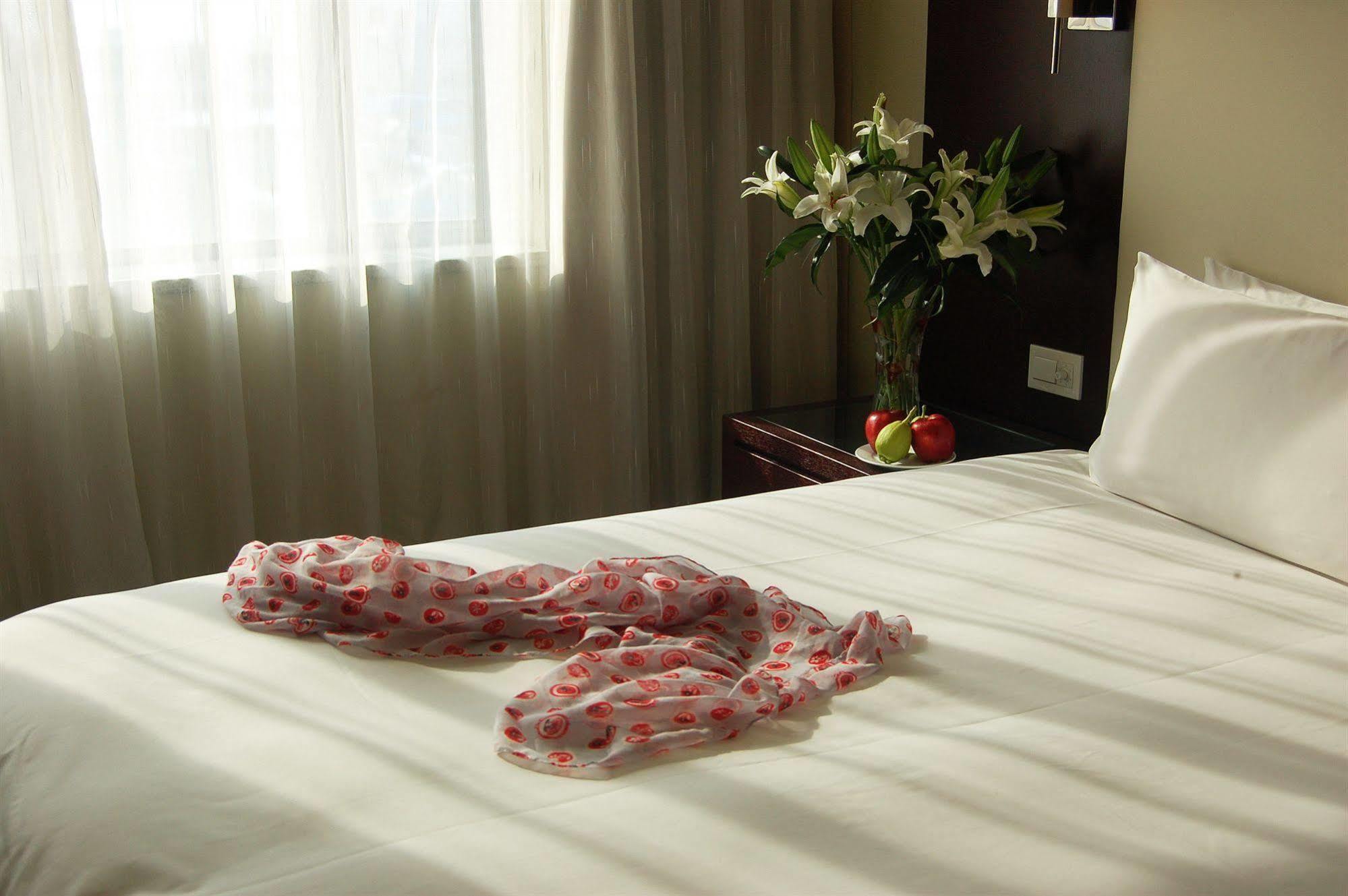 Narada Boutique Hotel Yiwu Huafeng Ngoại thất bức ảnh